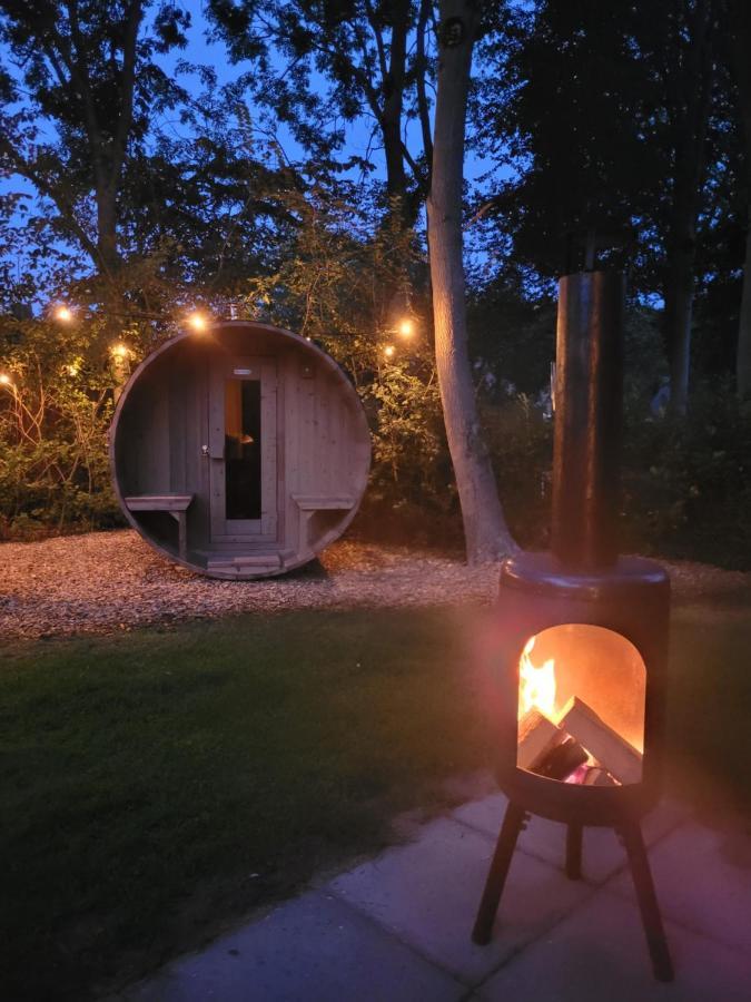 Retro Chic Wellness Met Hottub & Sauna Ewijk Exterior photo